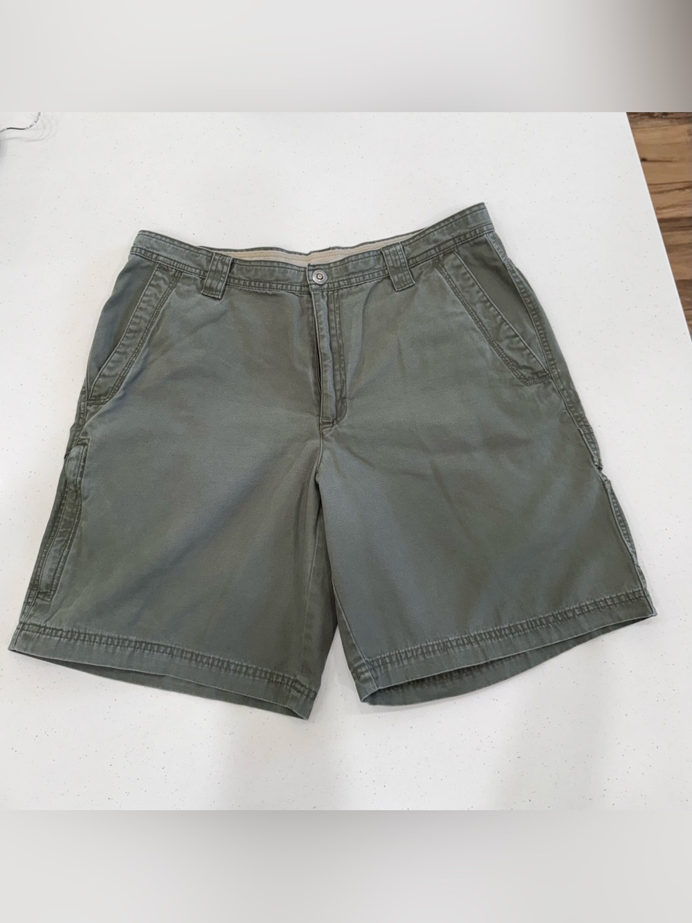 Columbia Men's Olive Utility Flat-Front Shorts